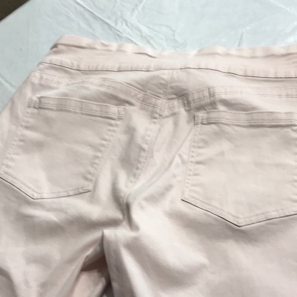 🌸🌸 Pink Pull On Cropped~~🌸🌸 - Picture 9 of 10